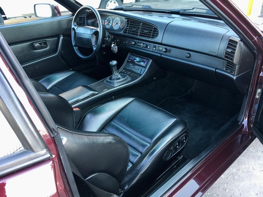 Интерьер Porsche 944 S2 Red Pearl 1990 года  (фото 45 из 86)